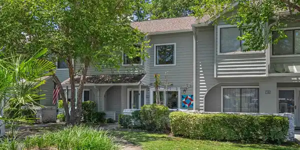 12 Shadow Moss Pl.