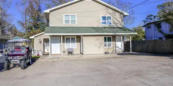 718 Juniper Dr.