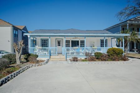 1606 Hillside Dr. S