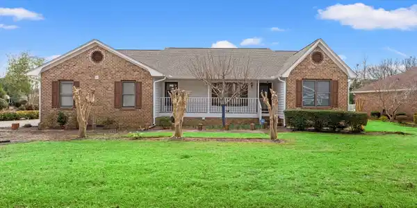 211 Ashley River Rd.