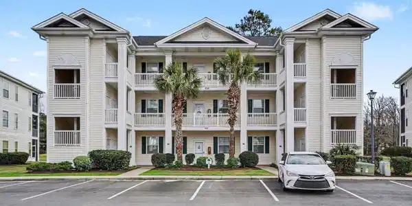 636 River Oaks Dr.