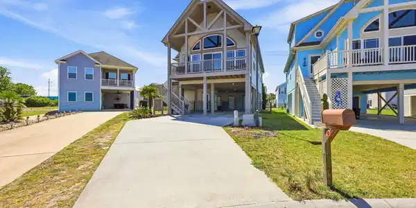 915 Ocean Pines Ct.