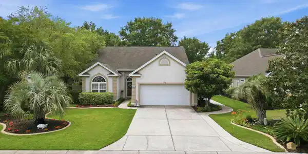 1504 Saint Thomas Circle