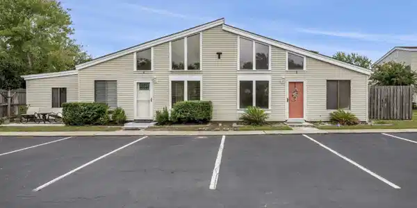 800 9th Ave. S