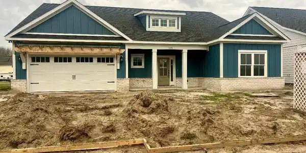 1104 Ridgewood Dr.