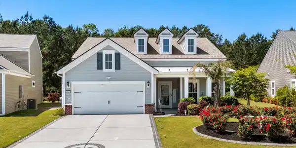 526 Carnaby Loop