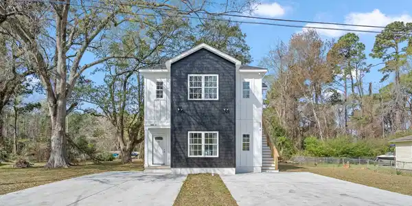 1205 Rosehaven Dr.