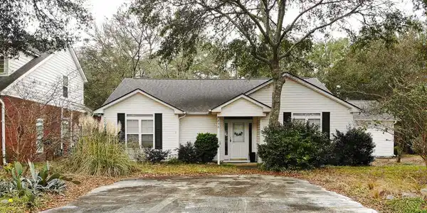 856 Cardinal Pl.