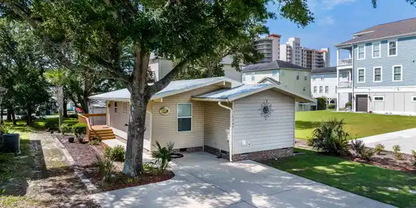 1307 Holly Dr.