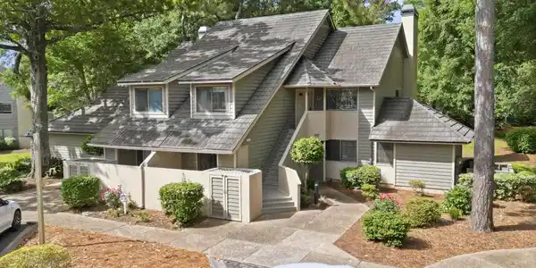 110 Hartland Dr.
