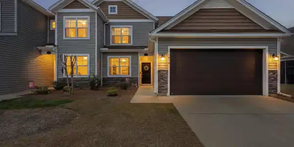 131 Machrie Loop