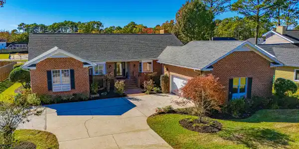 1430 Bay Tree Ln.