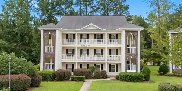 1208 River Oaks Dr.