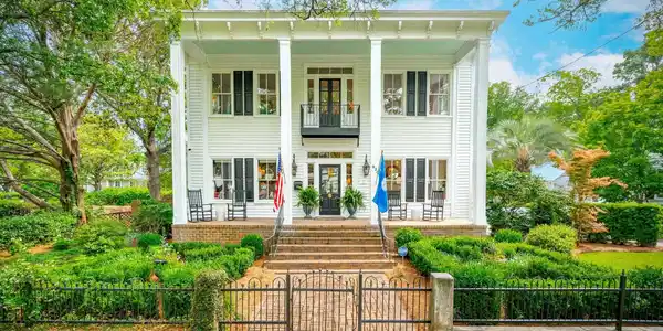620 Prince St.