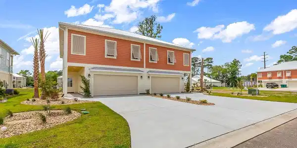 71 Hallandale Lane