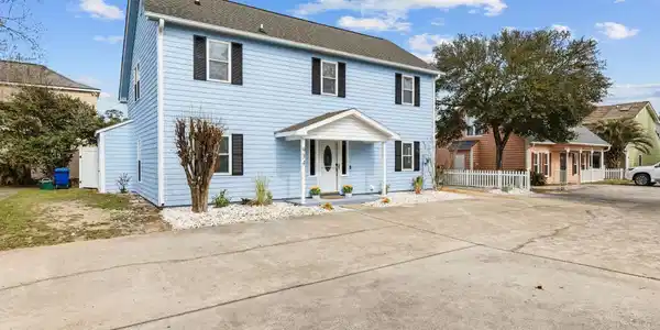 934 Tiffany Ln.