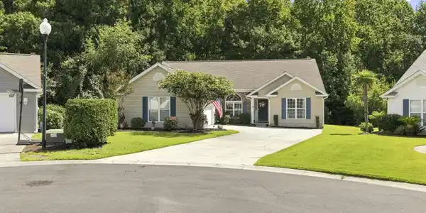 216 Collins Glen Dr.