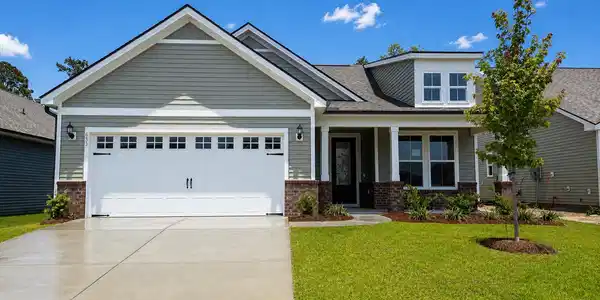 633 Palm Bay Dr.
