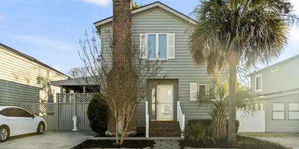 2707 Hillside Dr. S