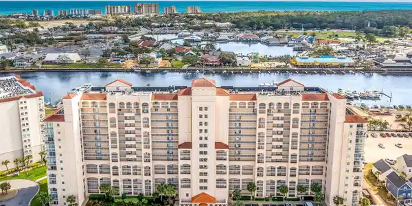 4801 Harbour Pointe Dr.