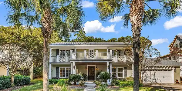 435 Lakeshore Dr.