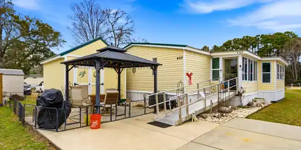 462 Oak Ave.