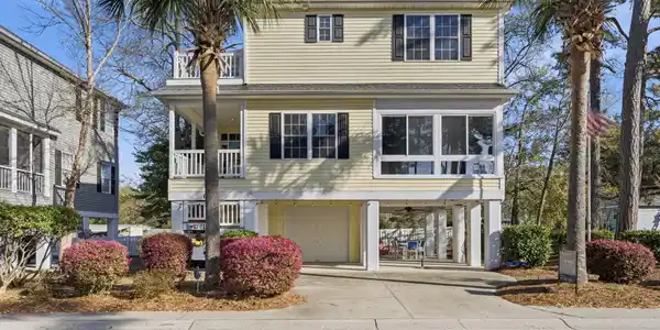 611 South Palmetto Way