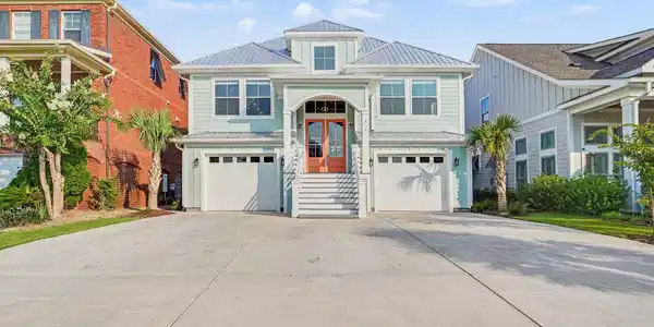 313 Harbour View Dr.