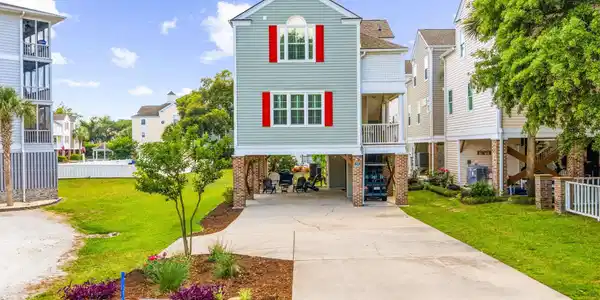 425 Surfside Dr.