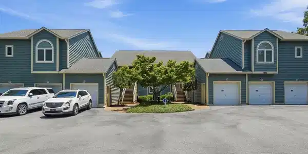 800 Castleford Circle