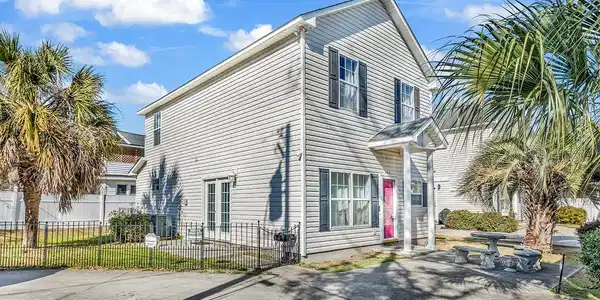 404 8th Ave. S