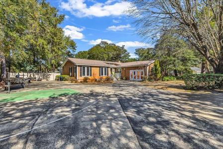 852 Riven Oak Dr.
