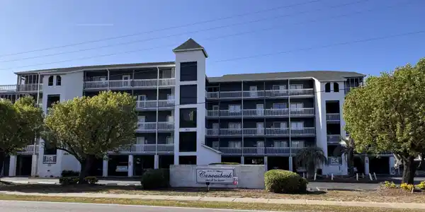 305 Hillside Dr. N