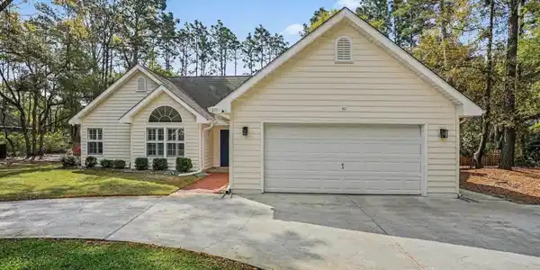 160 Riverbirch Ln.