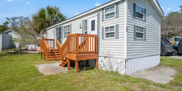 5400 Little River Neck Rd.