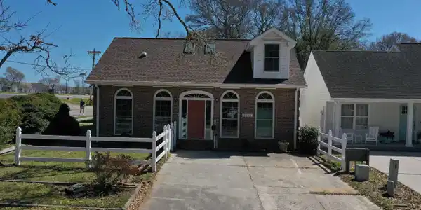 9590 Kings Rd.