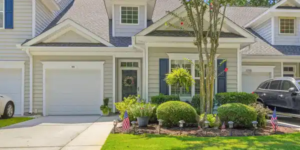 694 Botany Loop