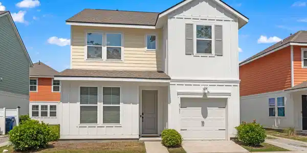 4731 Cloisters Ln.