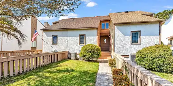 4096 Fairway Lakes Dr.