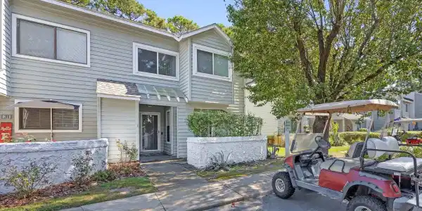 33 Shadow Moss Pl.
