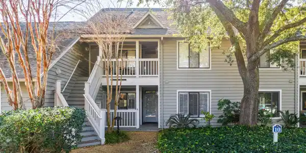 323 Wendover Ct.