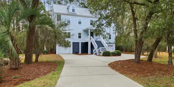 49 Schooner Ct.