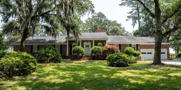 951 Herriott Farms Dr.