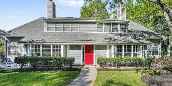 1201 Tiffany Ln.