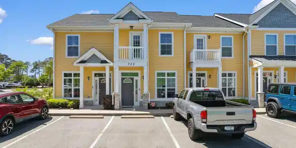 753 Moen Pl.