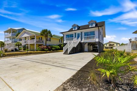632 South Waccamaw Dr.