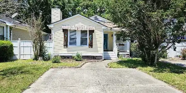 40 Longleaf Circle