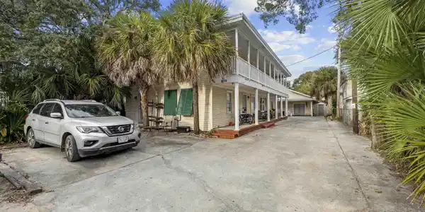 304 2nd Ave. N