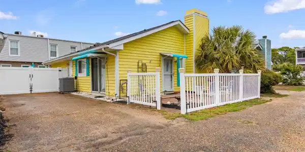 700 28th Ave. S