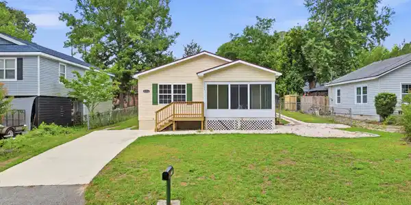 4356 Bayshore Dr.